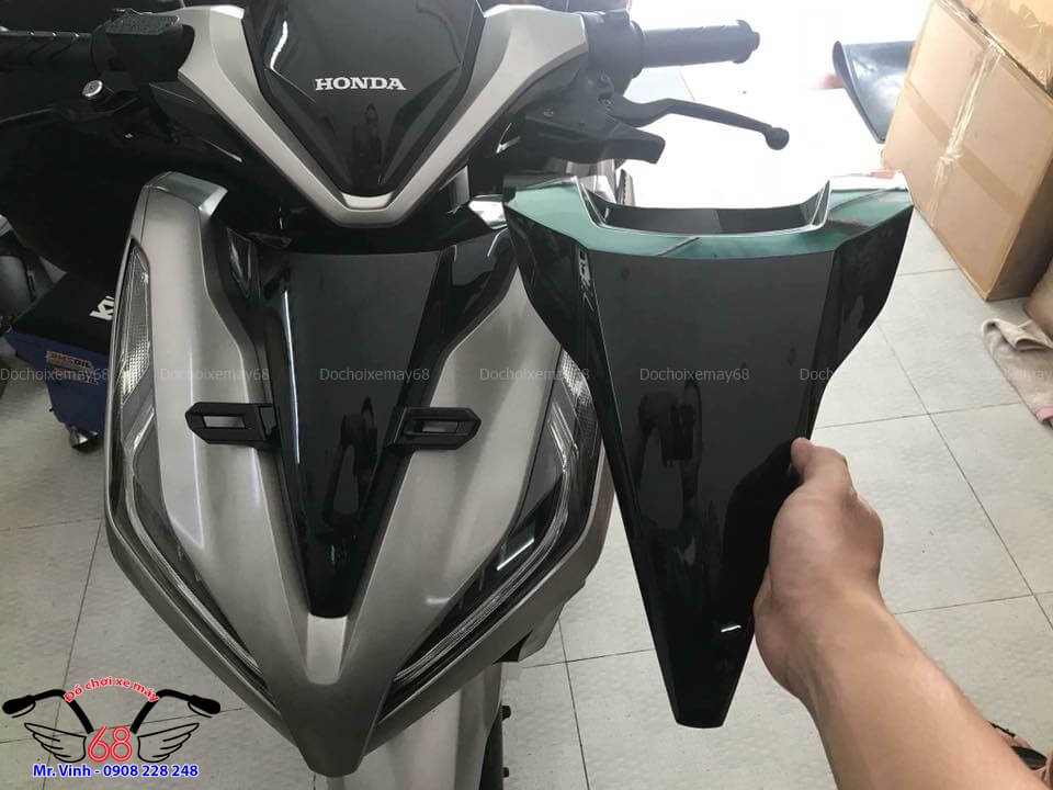 Lắp mặt nạ nhỏ không có pát biển số lên xe Vario 2018 tại Shop Đồ chơi xe máy 68 TpHCM Q1