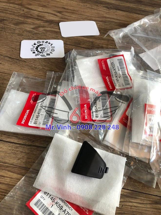 Nắp khẩn cấp đen – Vario, Click 150 2018