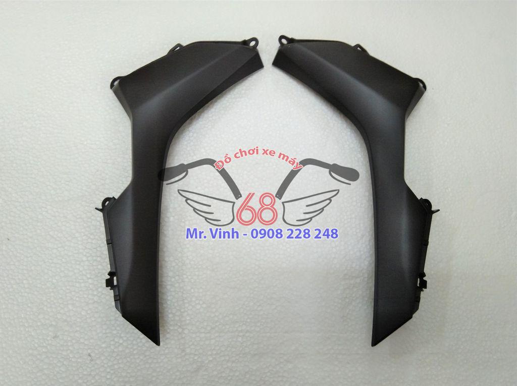 Nhựa nhám ốp hông yếm trước Honda Click , Vario 2018