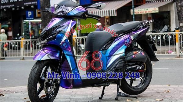 Honda SH 2022 độ tem cực ngầu