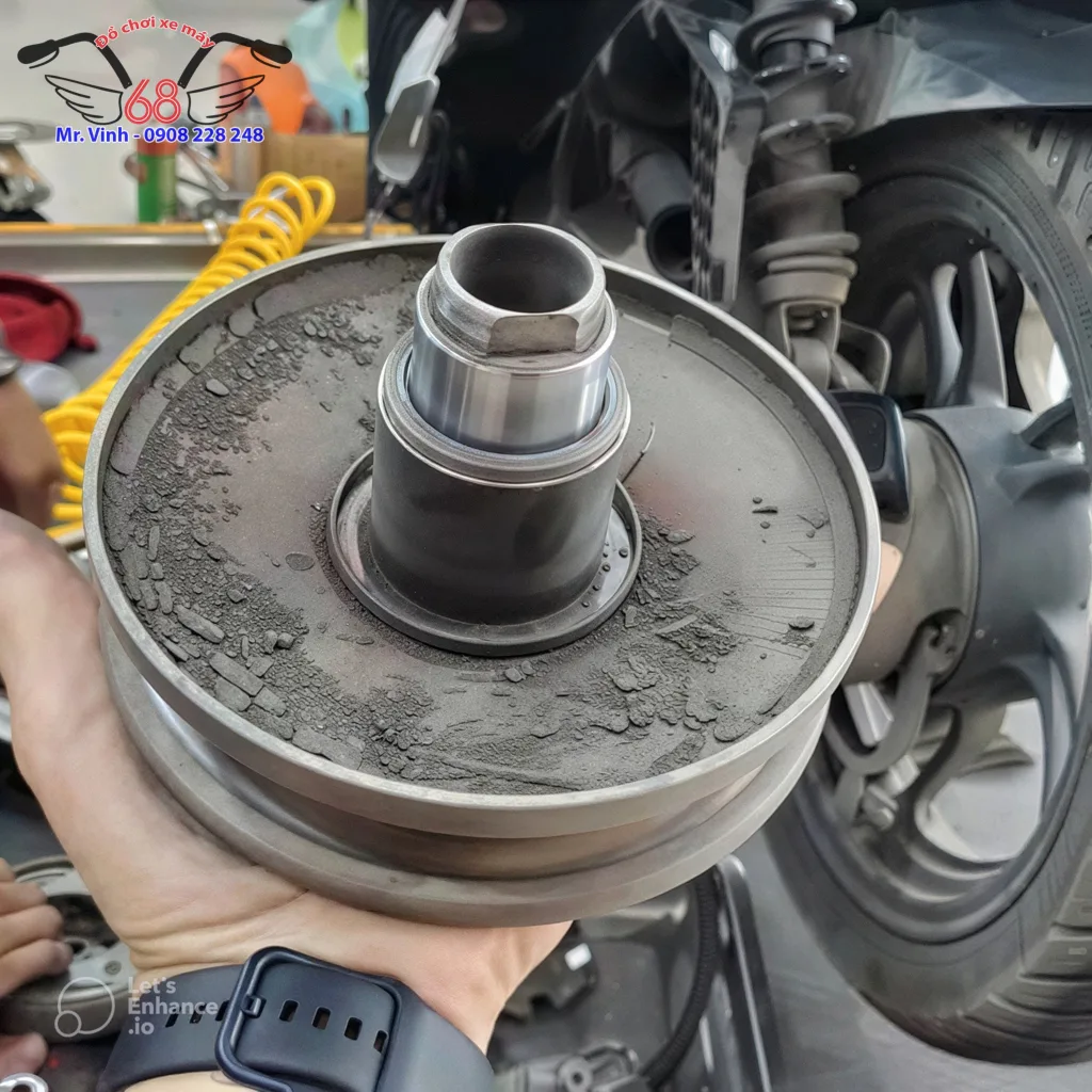 Puly tháo trên xe trước khi vệ sinh