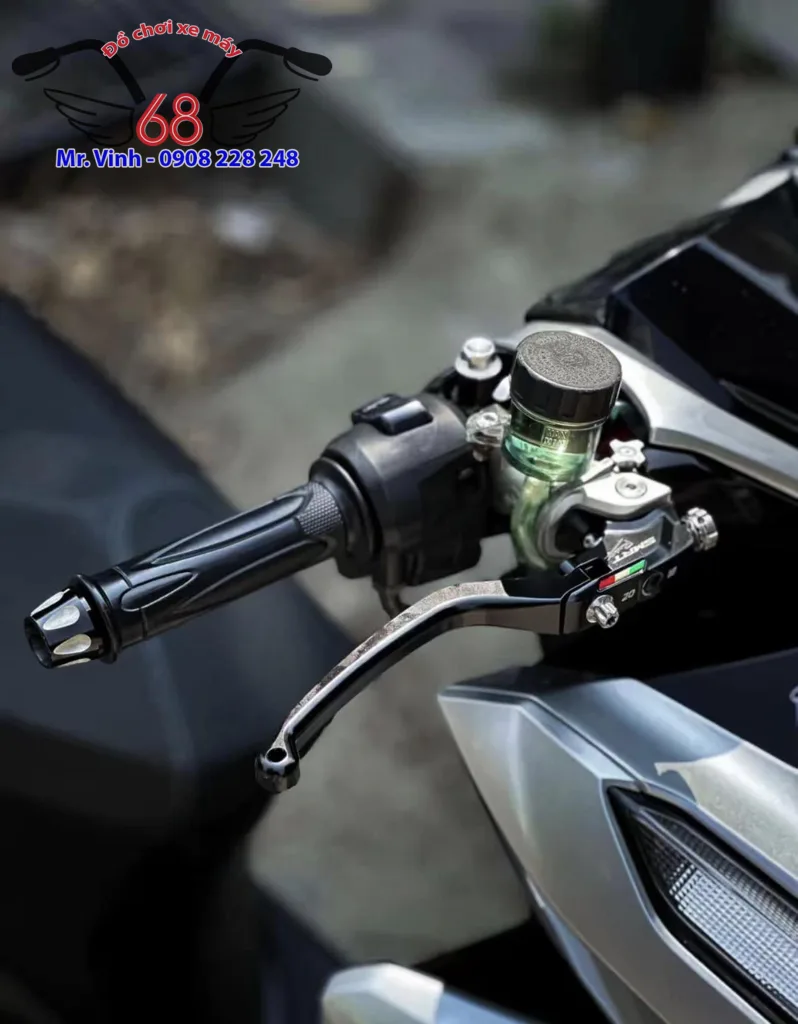 Tay thắng độ cho xe vario