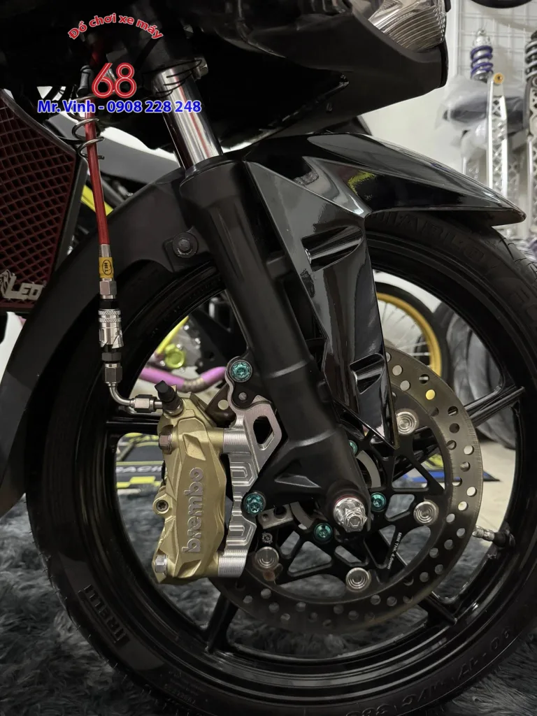 Độ heo Brembo cho Winner
